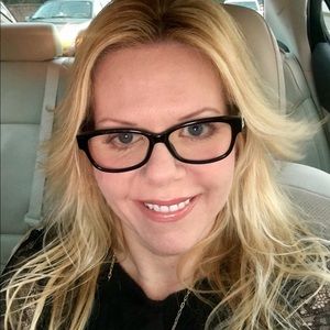 Meet your Posher, Connie